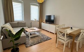 Grosse Ferienwohnung Fuer Gruppen Und Familien Bis 8 Personen Mit Balkon